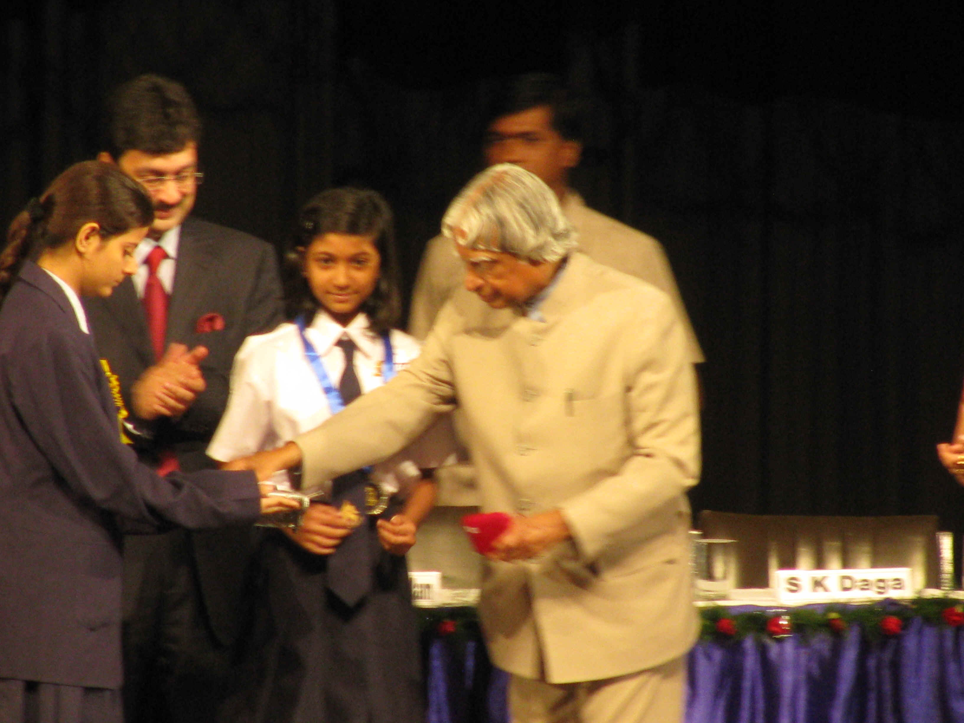 Kalam2.jpg (2179840 bytes)
